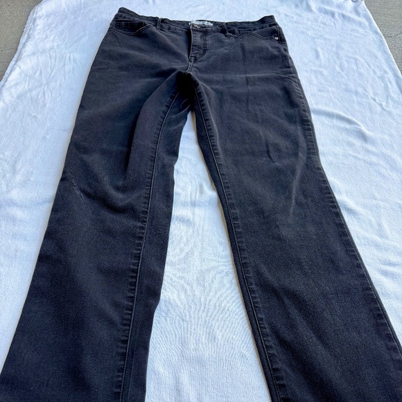 CODE BLEU Chelsea Jeans - Classic Straight - Picture 1 of 10